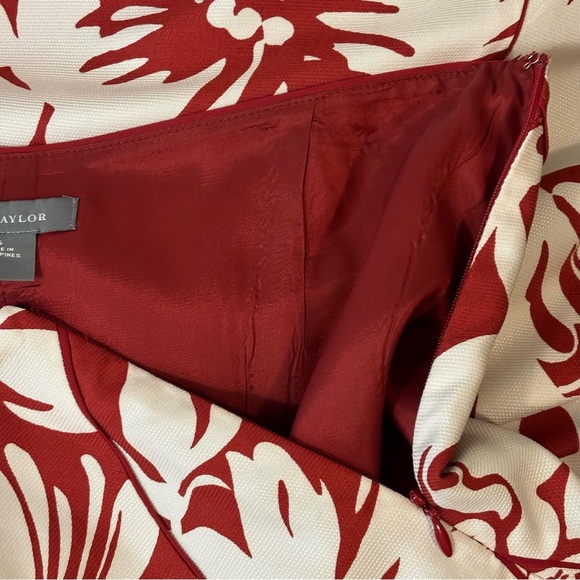 ❤️2/$15 or 3/$21❤️Ann Taylor Red Floral Silk Skirt, Size 6 - Picture 4 of 7